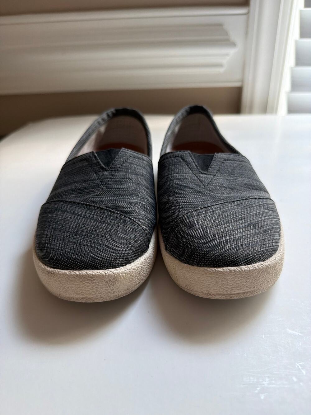 Toms Alpargata style slip on Size 6.5